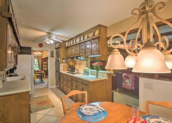 Сasa de vacaciones Private W/ Hot Tub & Patio Near Dtwn Tulsa