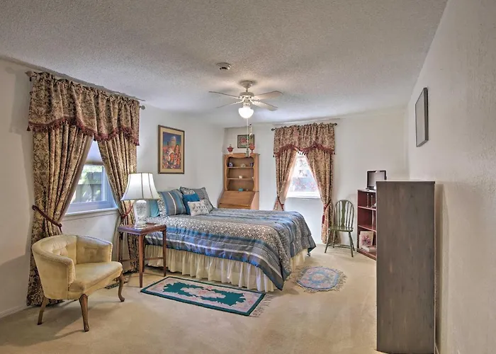 Private W/ Hot Tub & Patio Near Dtwn Сasa de vacaciones *