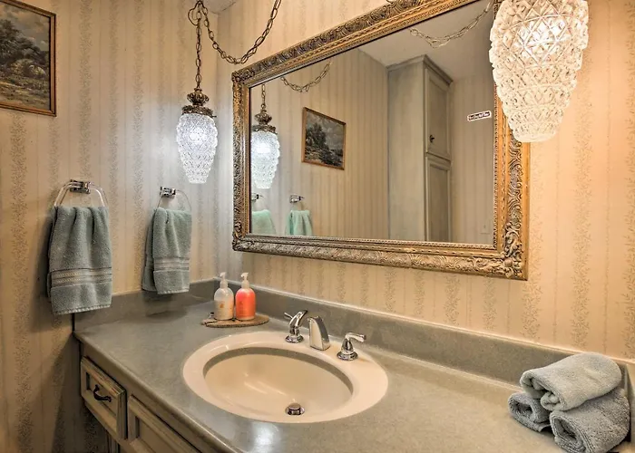 Private W/ Hot Tub & Patio Near Dtwn